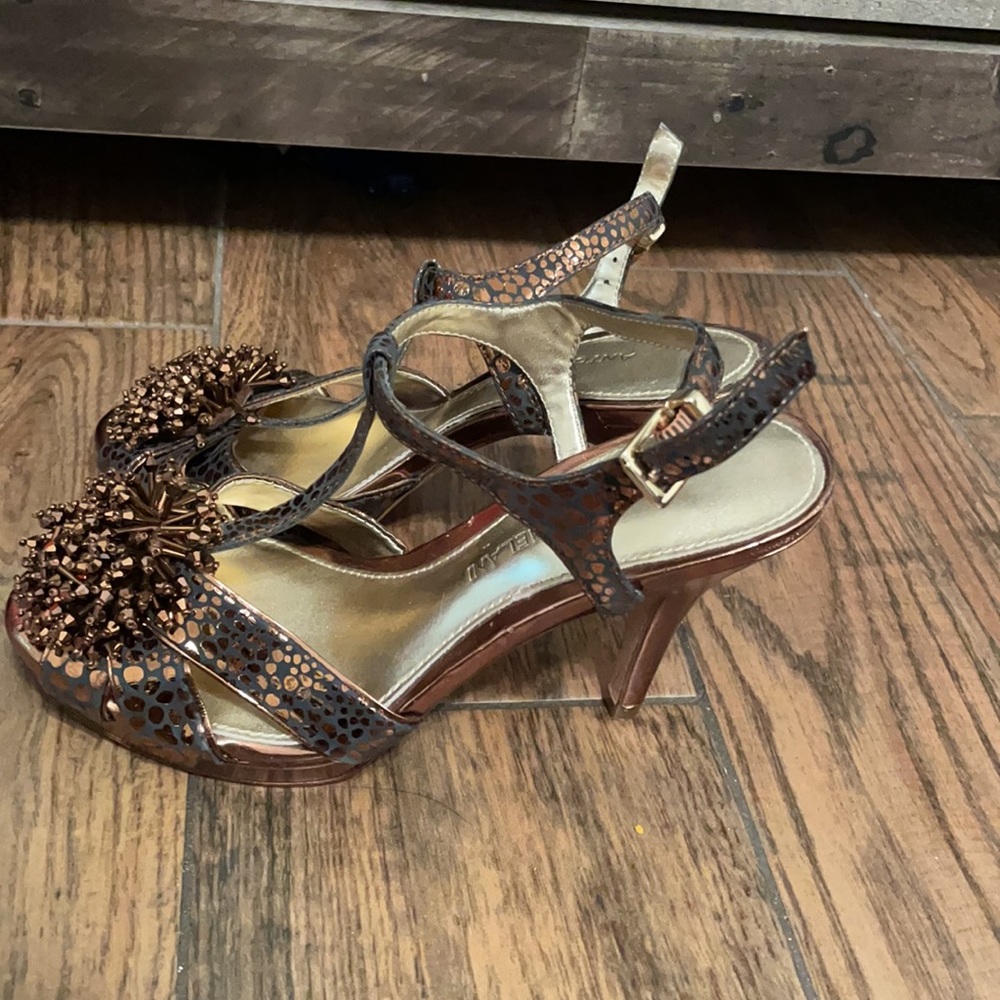 Heels - Picture 3 of 4